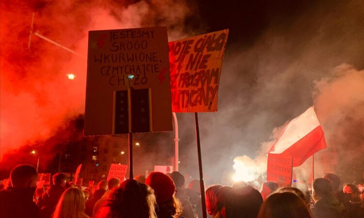 Polonia divieto dell'aborto